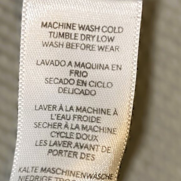 Alice in Hulaland Womens Black T-Shirt Size M - Picture 8 of 8